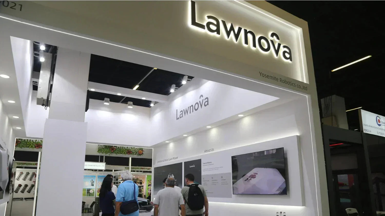 Lawnova S2 and X2 Series Robotic Mowers at the SPOGA+GAFA Exhibition